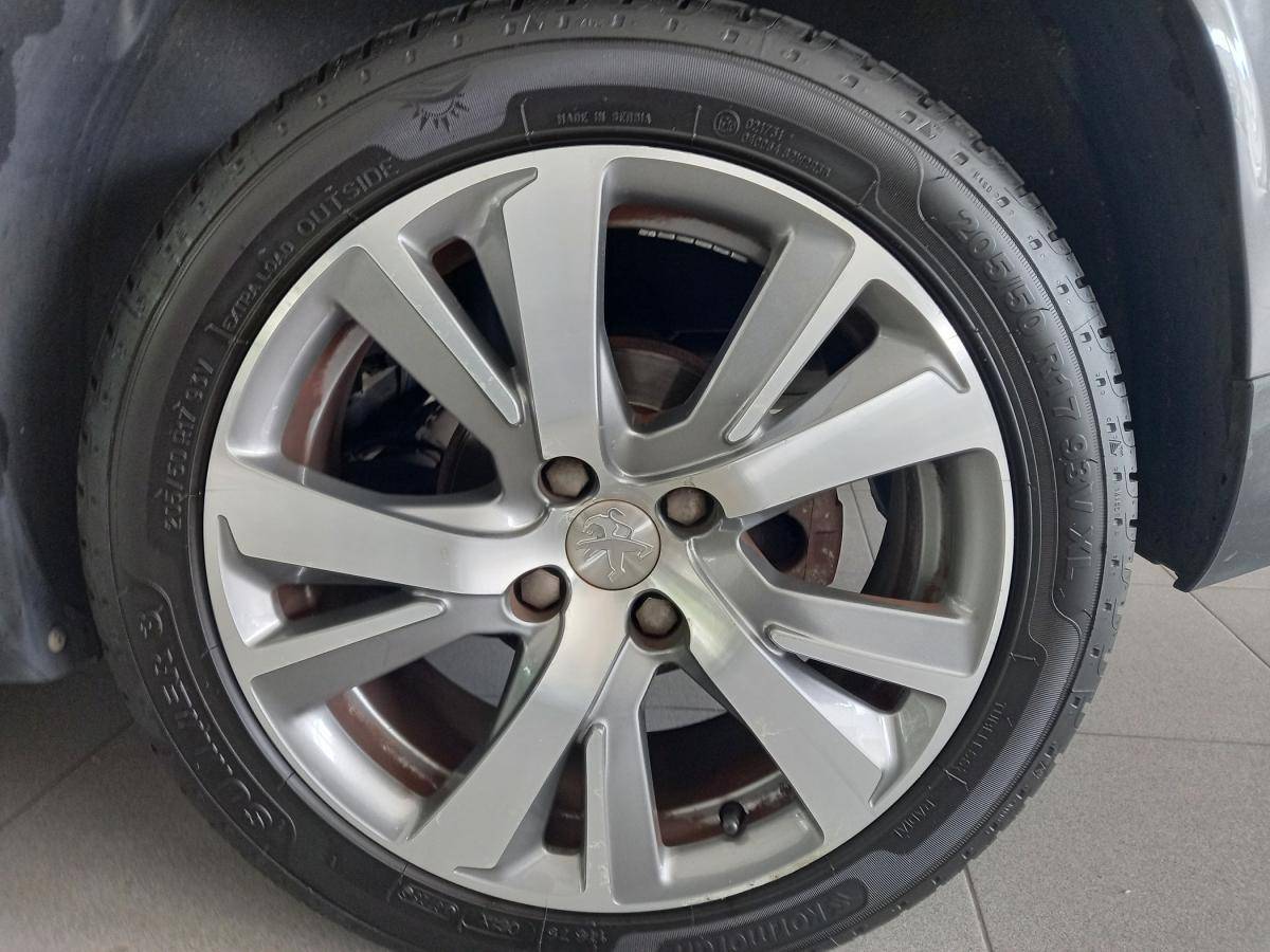 peugeot-2008-2015-gasolina-1199cc