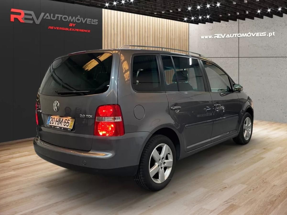 volkswagen-touran-2009-diesel-1968cc