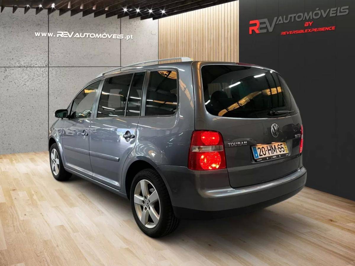 volkswagen-touran-2009-diesel-1968cc
