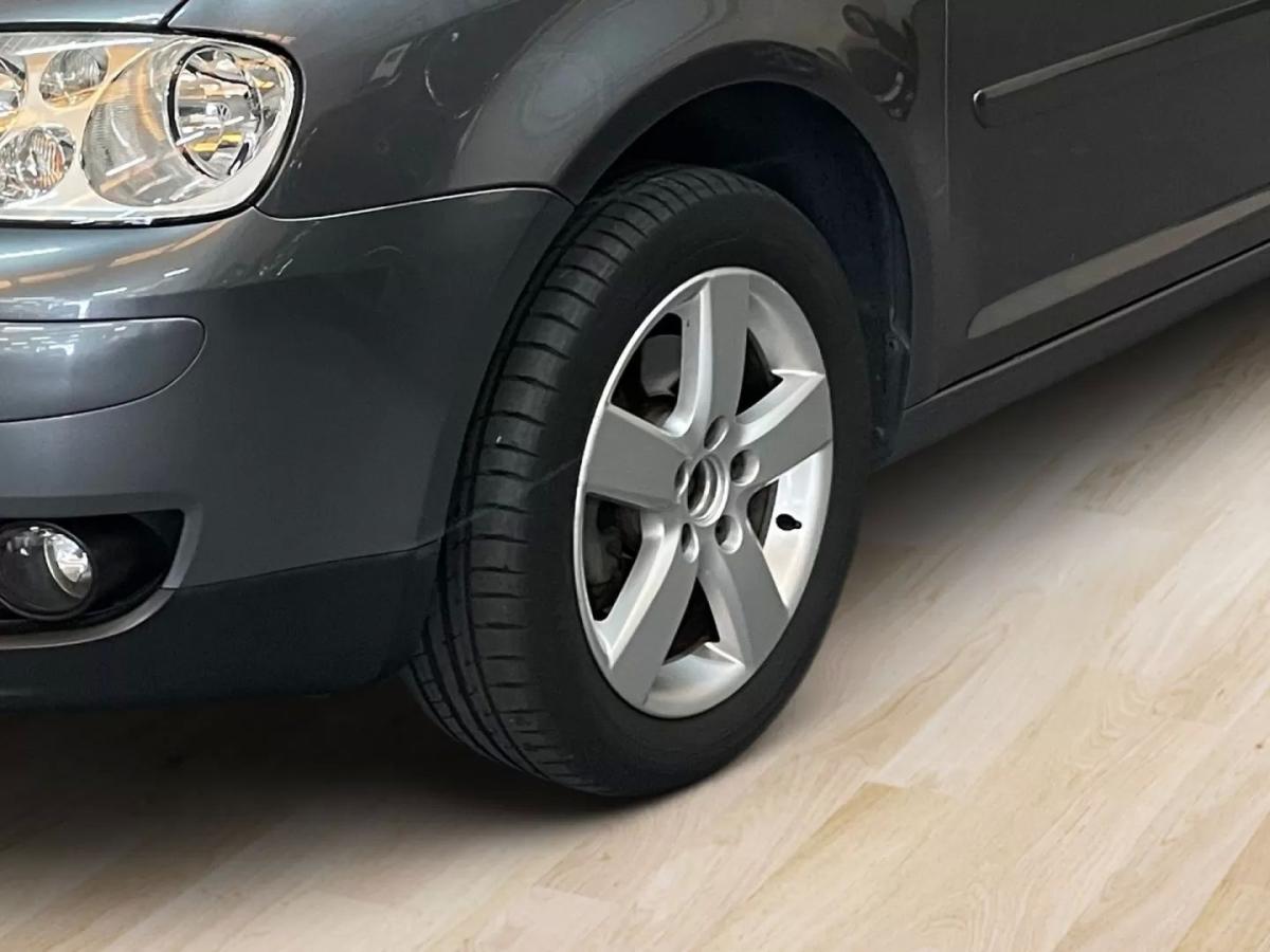 volkswagen-touran-2009-diesel-1968cc