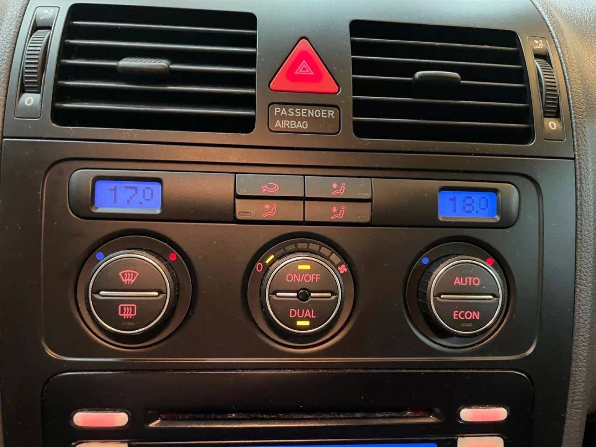 volkswagen-touran-2009-diesel-1968cc
