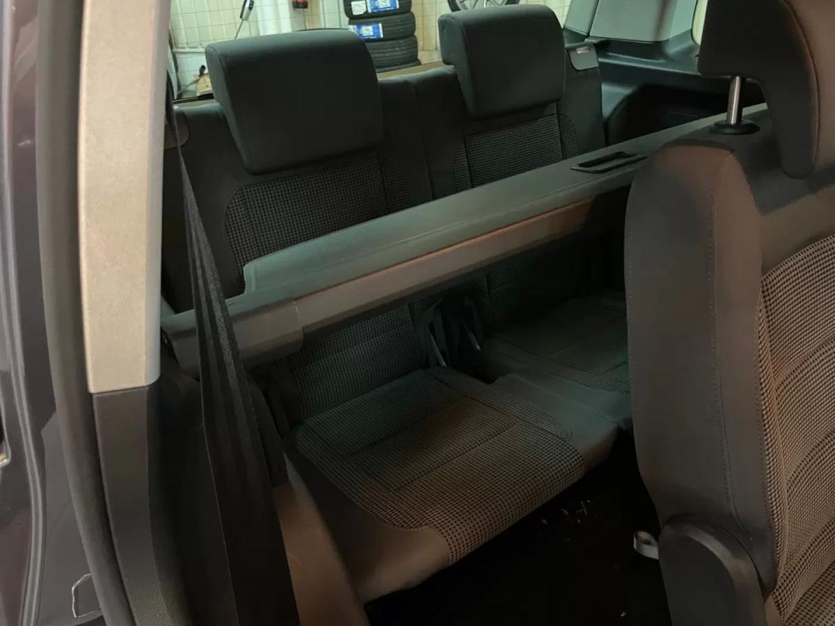 volkswagen-touran-2009-diesel-1968cc