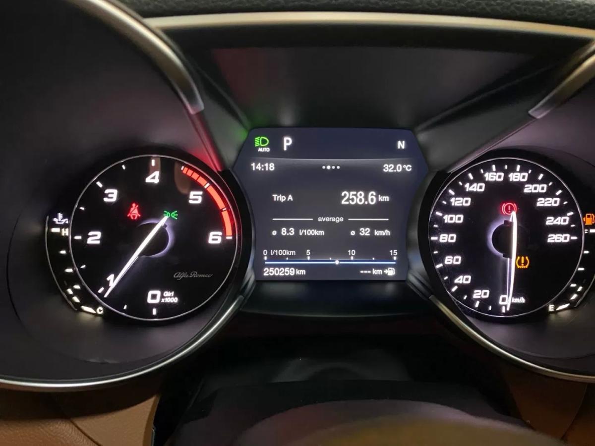alfa-romeo-giulia-2016-diesel-2143cc