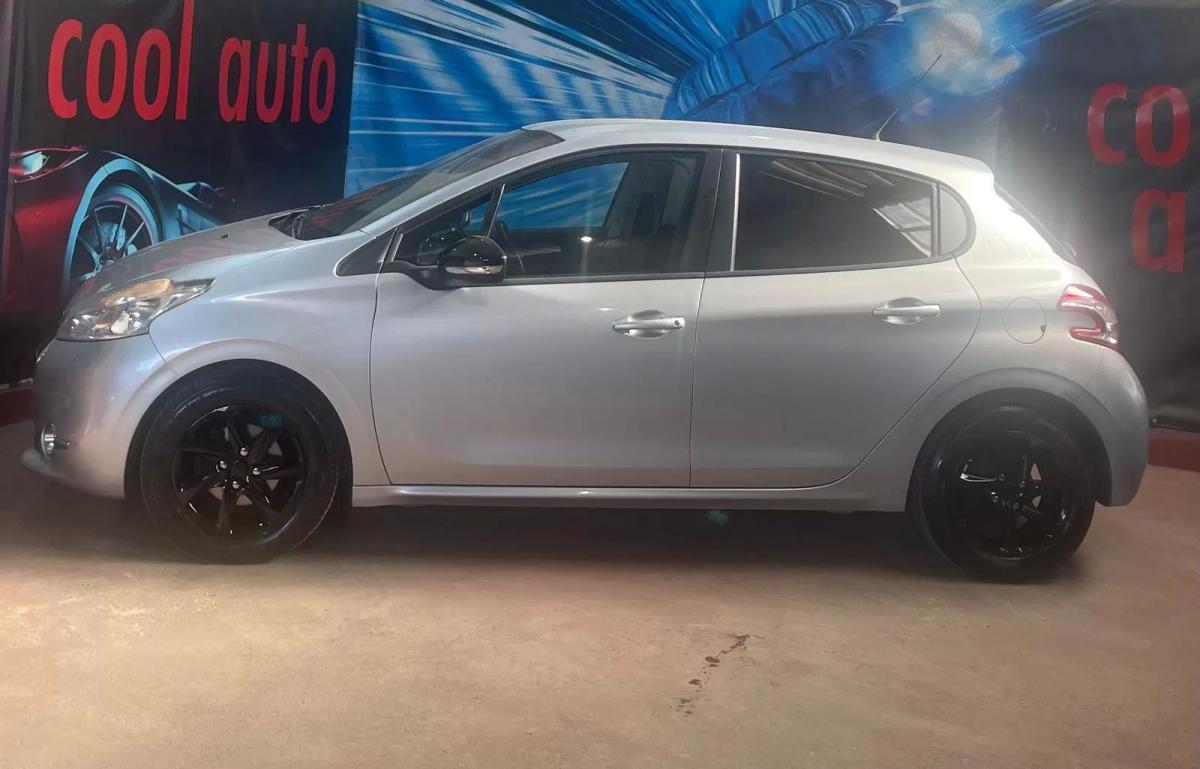 peugeot-208-2013-gasolina-1199cc