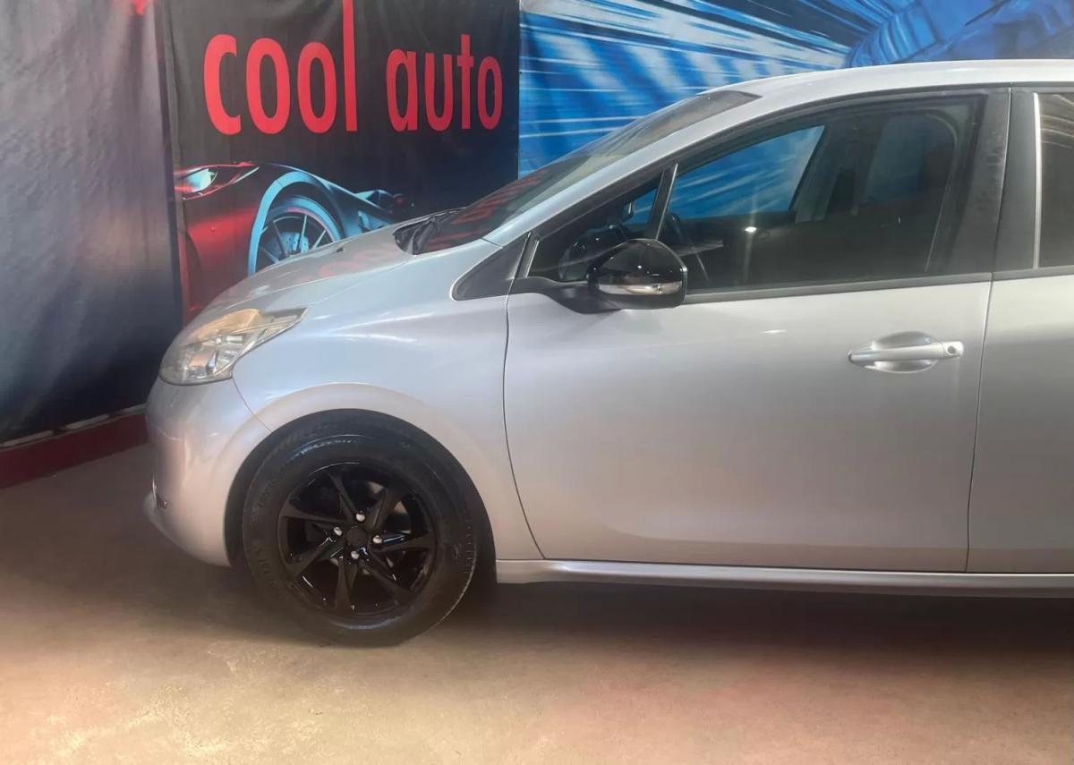 peugeot-208-2013-gasolina-1199cc
