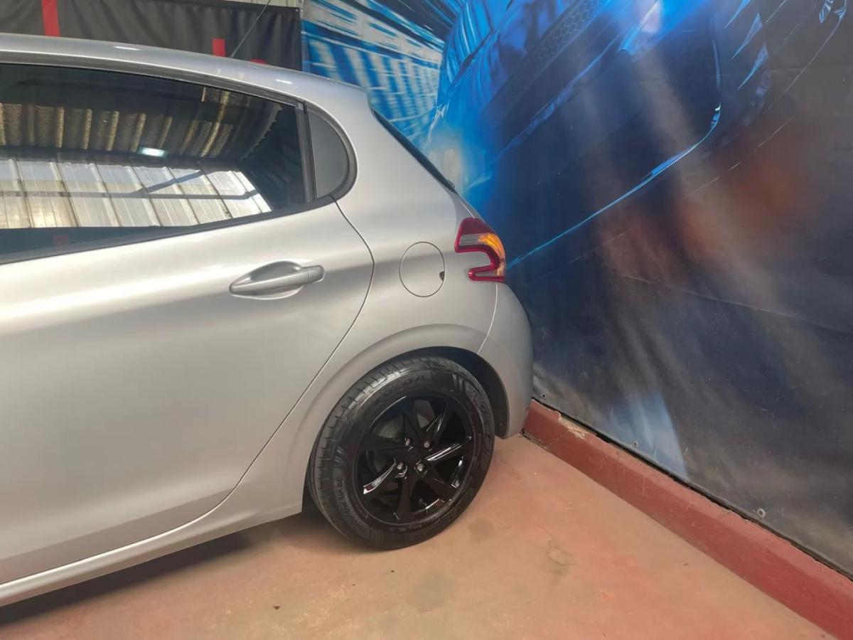 peugeot-208-2013-gasolina-1199cc