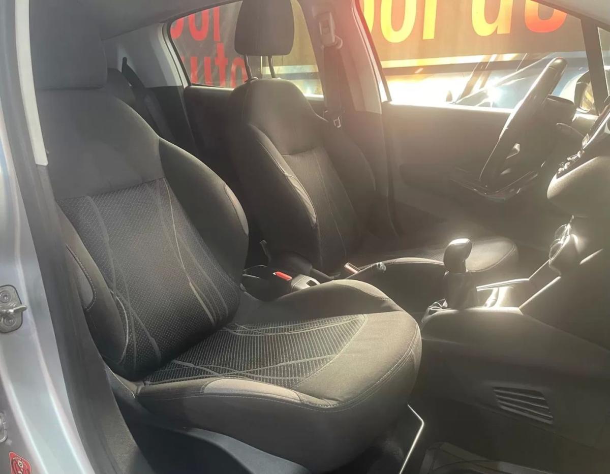 peugeot-208-2013-gasolina-1199cc