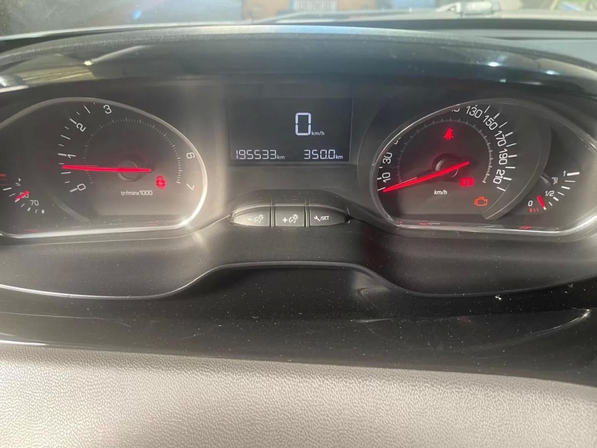 peugeot-208-2013-gasolina-1199cc