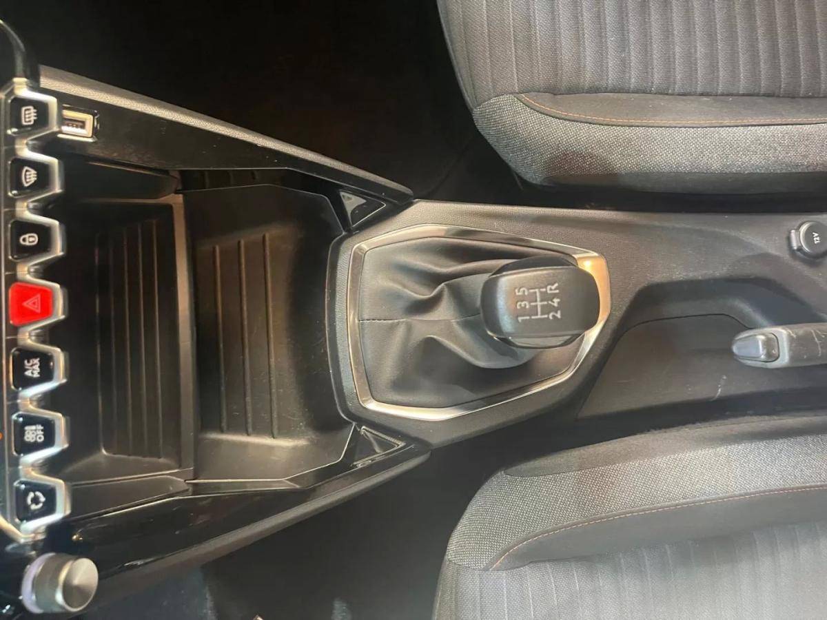 peugeot-208-2023-gasolina-1199cc