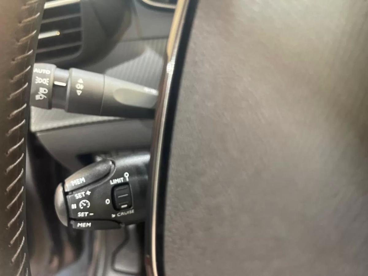 peugeot-208-2023-gasolina-1199cc