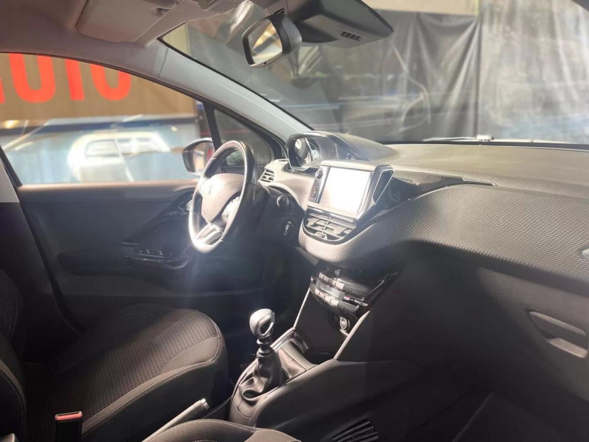 peugeot-208-2018-gasolina-1199cc