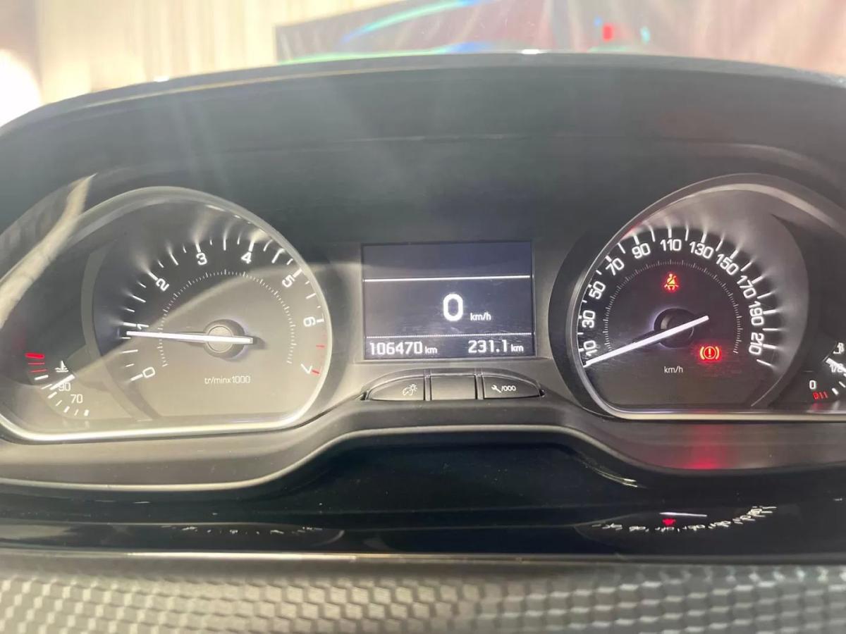 peugeot-208-2018-gasolina-1199cc