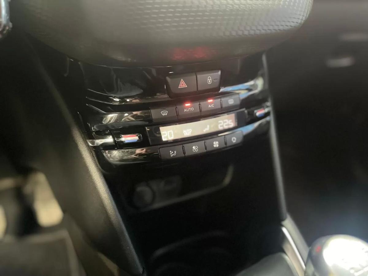 peugeot-208-2018-gasolina-1199cc