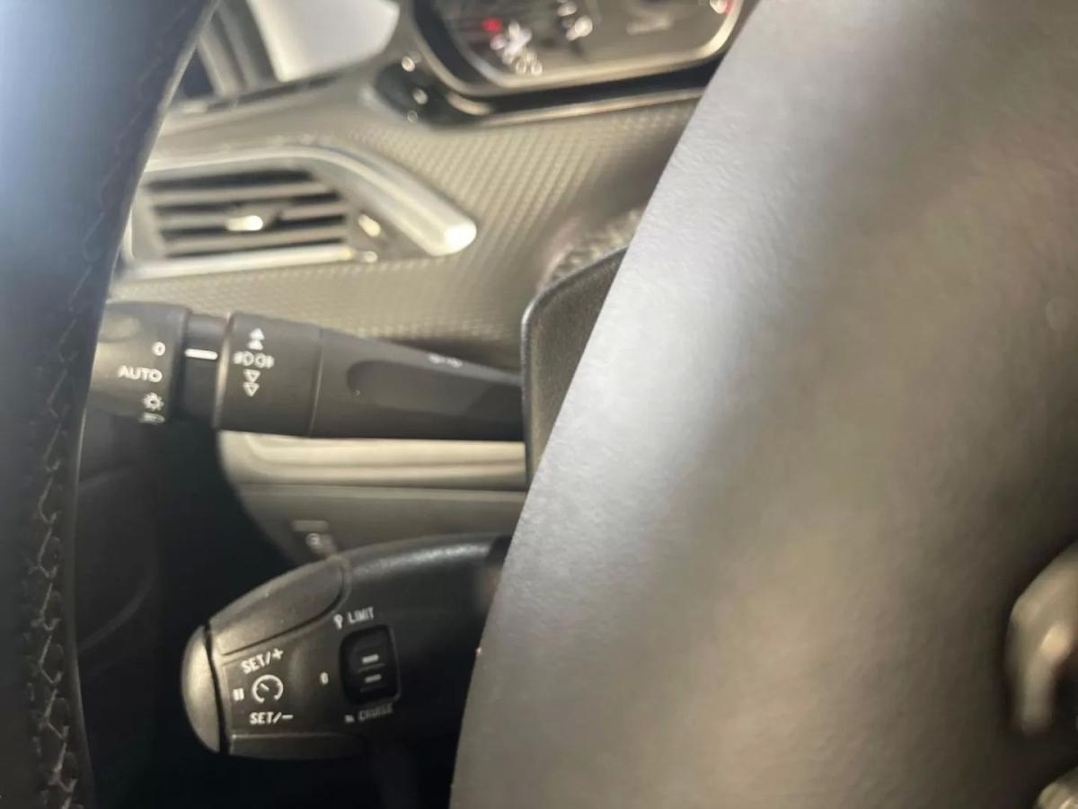 peugeot-208-2018-gasolina-1199cc