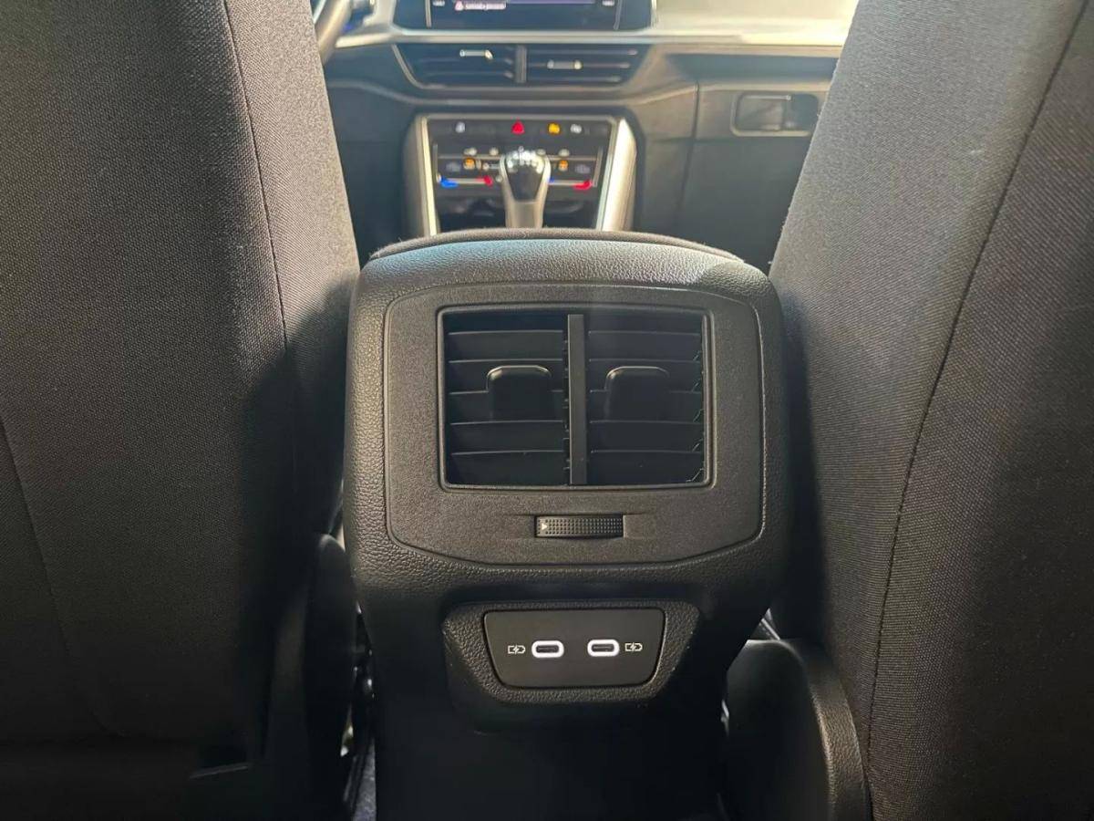 volkswagen-t-roc-2024-gasolina-999cc