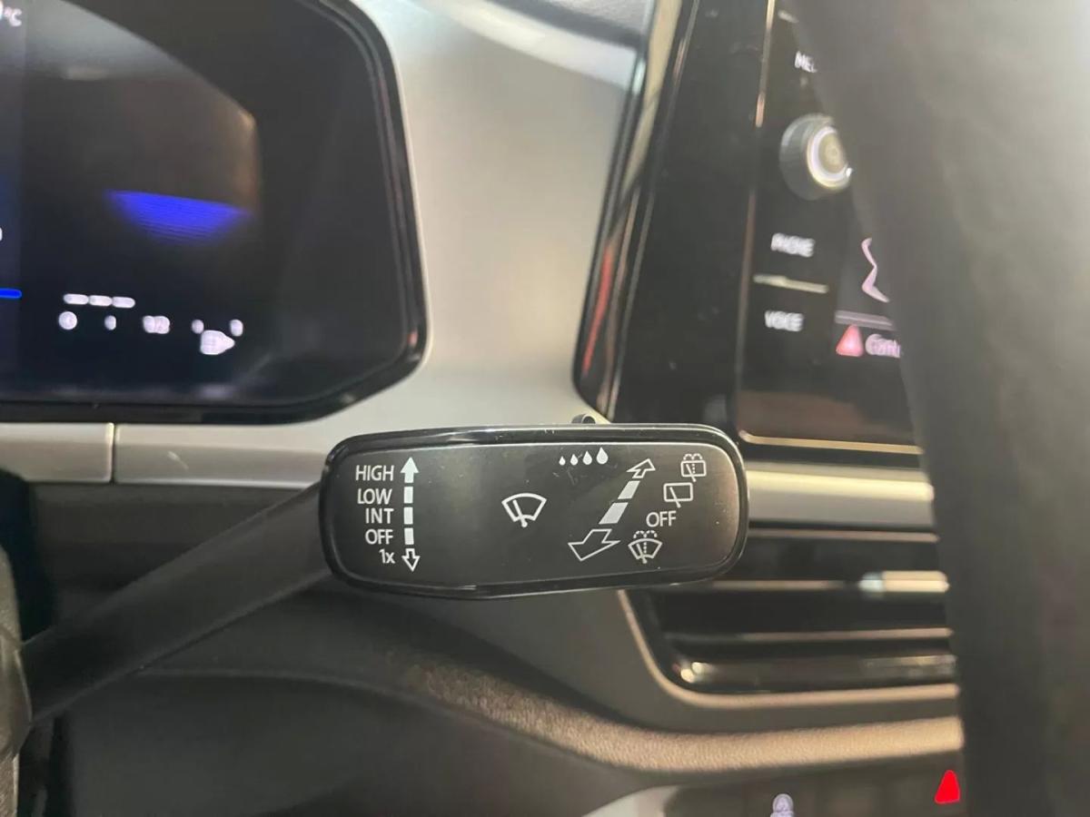 volkswagen-t-roc-2024-gasolina-999cc