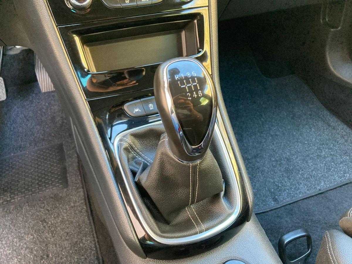 opel-astra-sport-tourer-2021-gasolina-1199cc