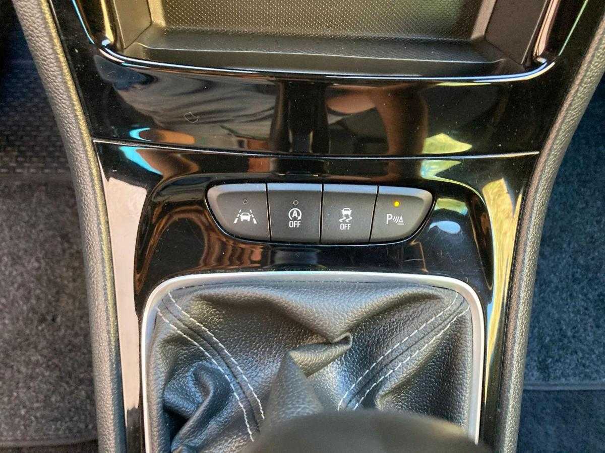 opel-astra-sport-tourer-2021-gasolina-1199cc