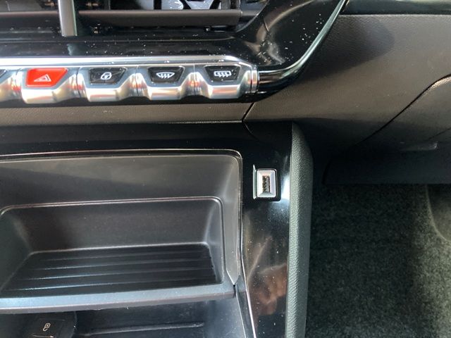 peugeot-e-2008-2023-eletrico-0cc