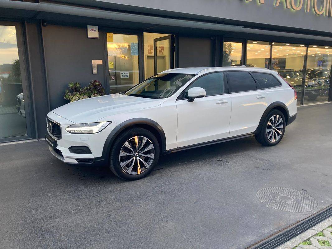 volvo-v40-cross-country-2020-diesel-1969cc