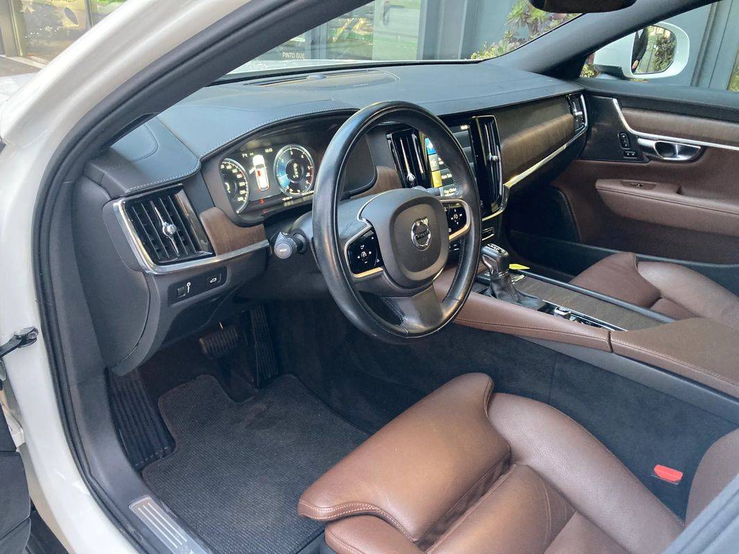 volvo-v40-cross-country-2020-diesel-1969cc