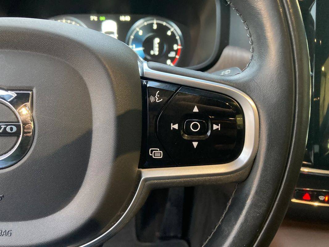 volvo-v40-cross-country-2020-diesel-1969cc