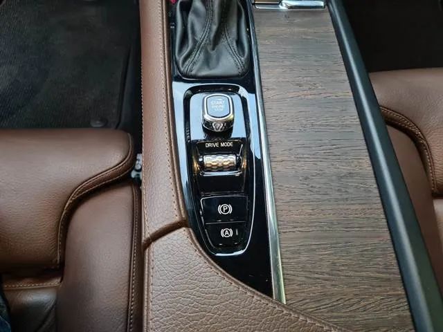 volvo-v40-cross-country-2020-diesel-1969cc