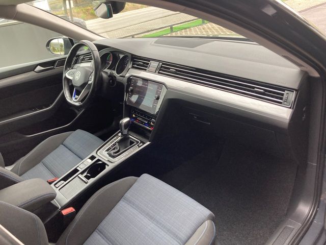 volkswagen-passat-variant-2021-hibrido-a-gasolina-1395cc