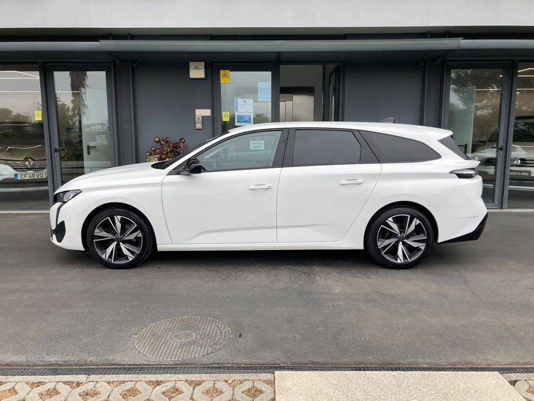 peugeot-308-sw-2022-diesel-1499cc