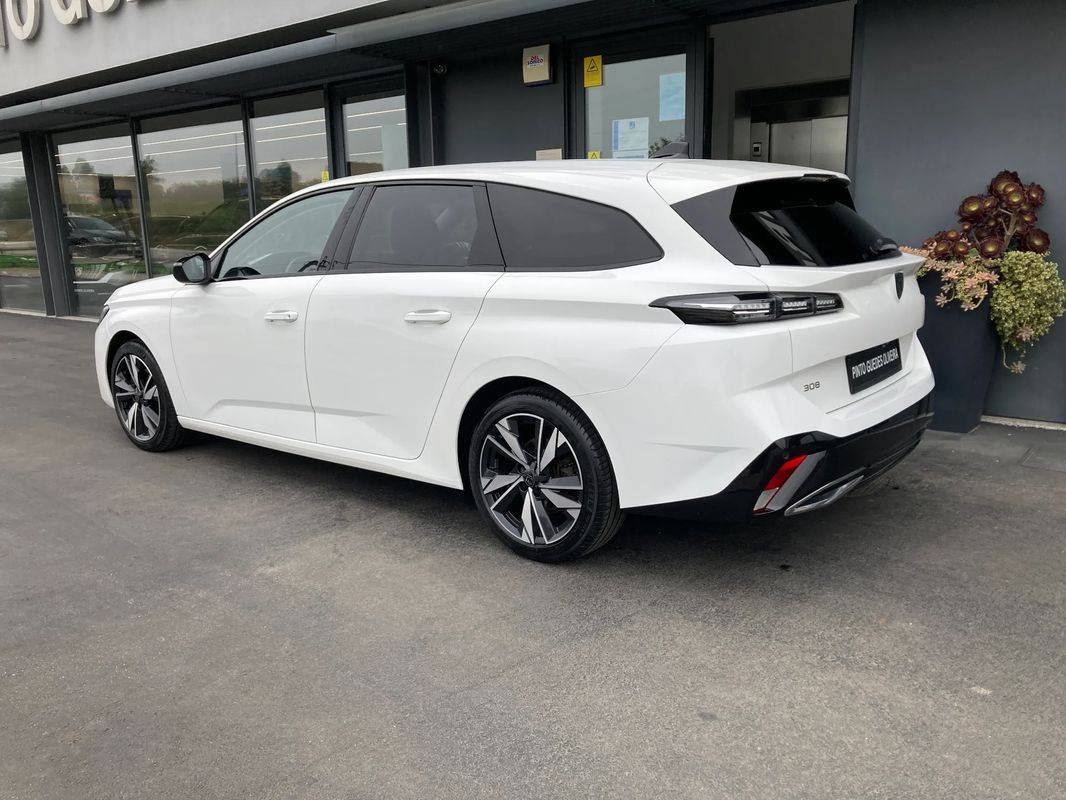 peugeot-308-sw-2022-diesel-1499cc
