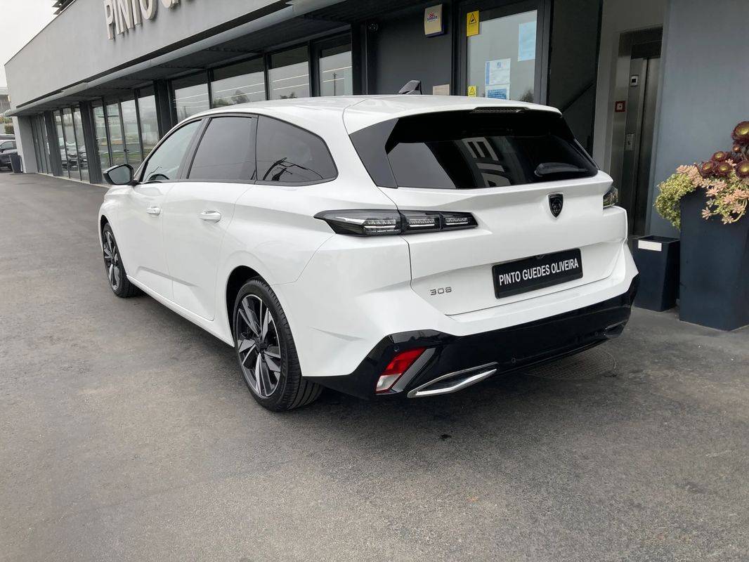 peugeot-308-sw-2022-diesel-1499cc