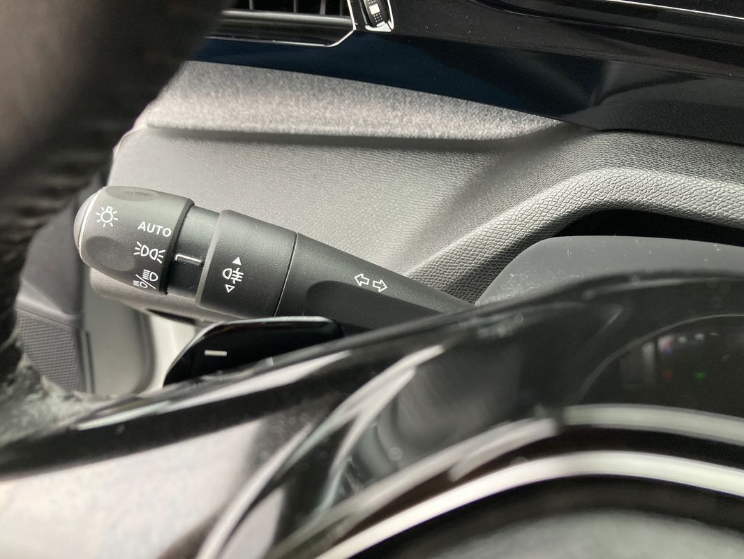 peugeot-308-sw-2022-diesel-1499cc