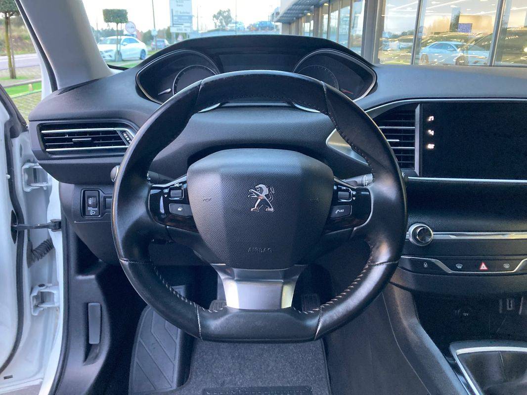 peugeot-308-sw-2021-diesel-1499cc