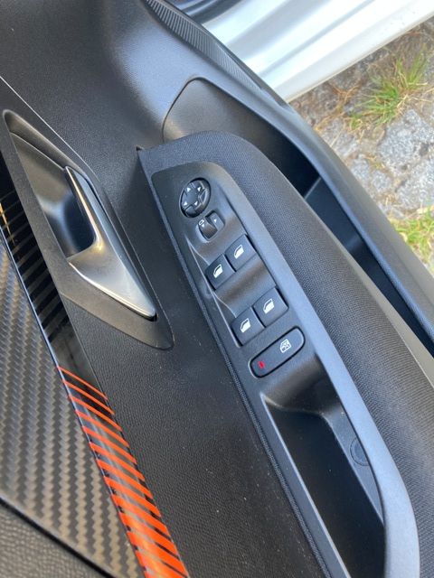 peugeot-208-2022-diesel-1499cc