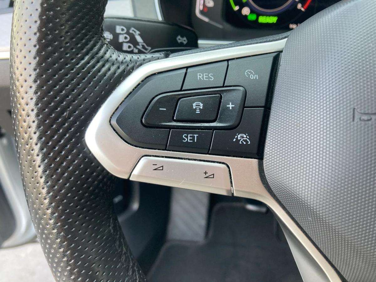 volkswagen-passat-variant-2022-hibrido-a-gasolina-1395cc
