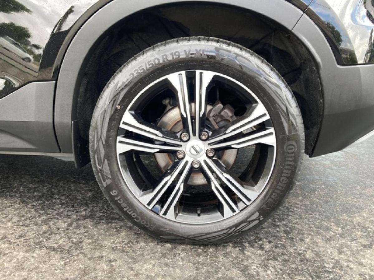 volvo-xc40-2022-hibrido-a-gasolina-1477cc