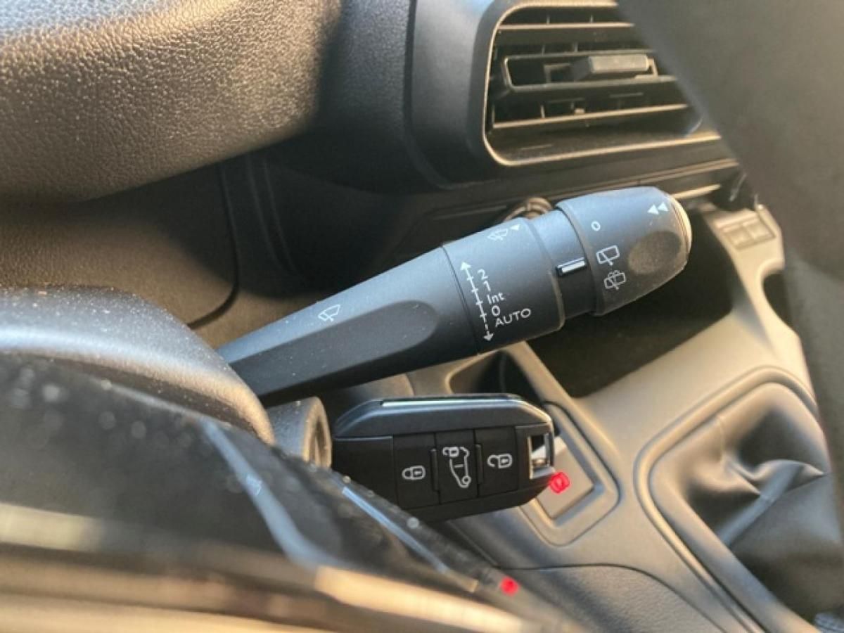 peugeot-partner-2023-diesel-1500cc