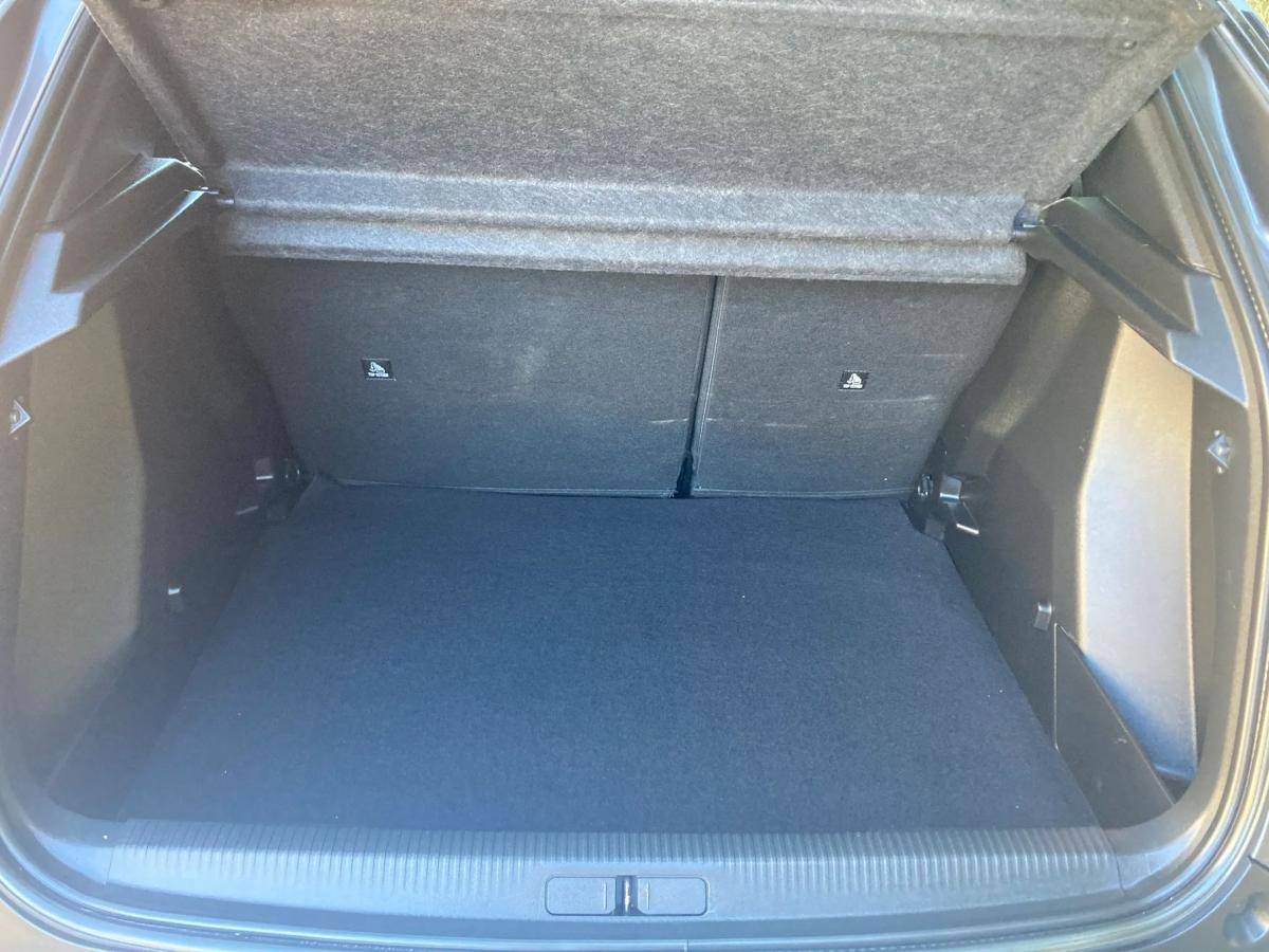 peugeot-2008-2023-diesel-1499cc