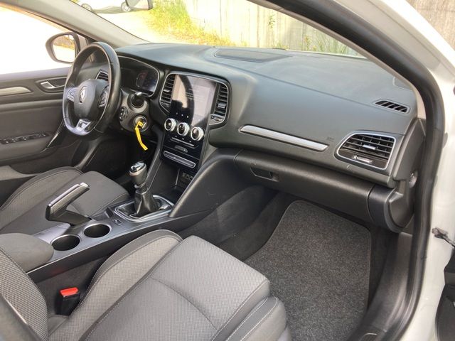 renault-megane-sport-tourer-2022-diesel-1461cc