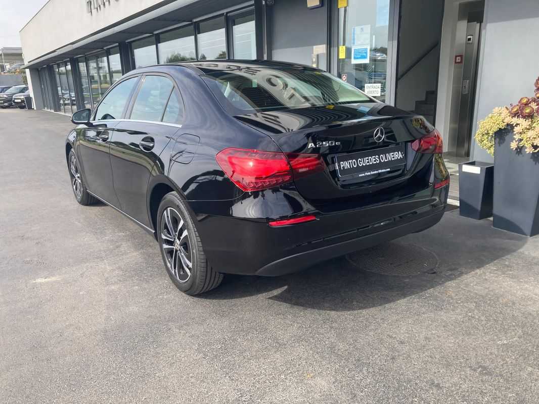mercedes-benz-classe-a-2023-hibrido-a-gasolina-1332cc
