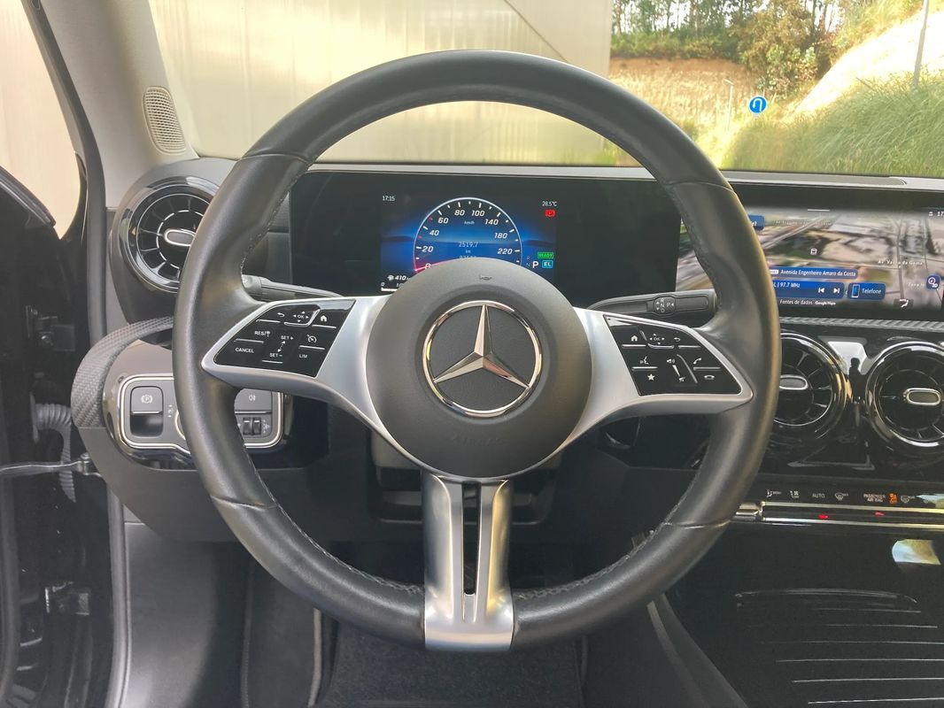 mercedes-benz-classe-a-2023-hibrido-a-gasolina-1332cc
