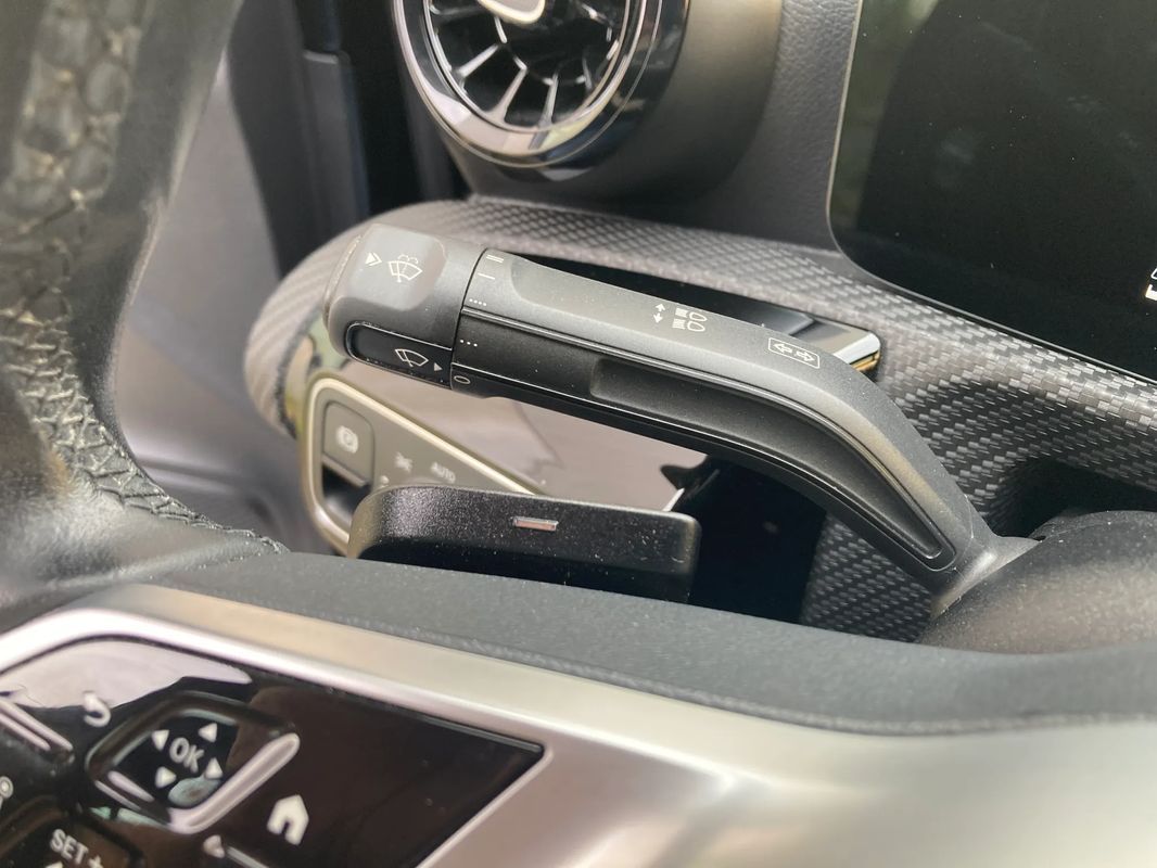 mercedes-benz-classe-a-2023-hibrido-a-gasolina-1332cc