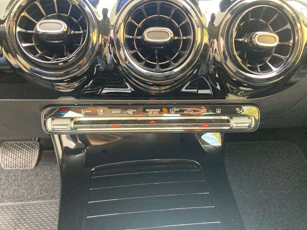 mercedes-benz-classe-a-2023-hibrido-a-gasolina-1332cc