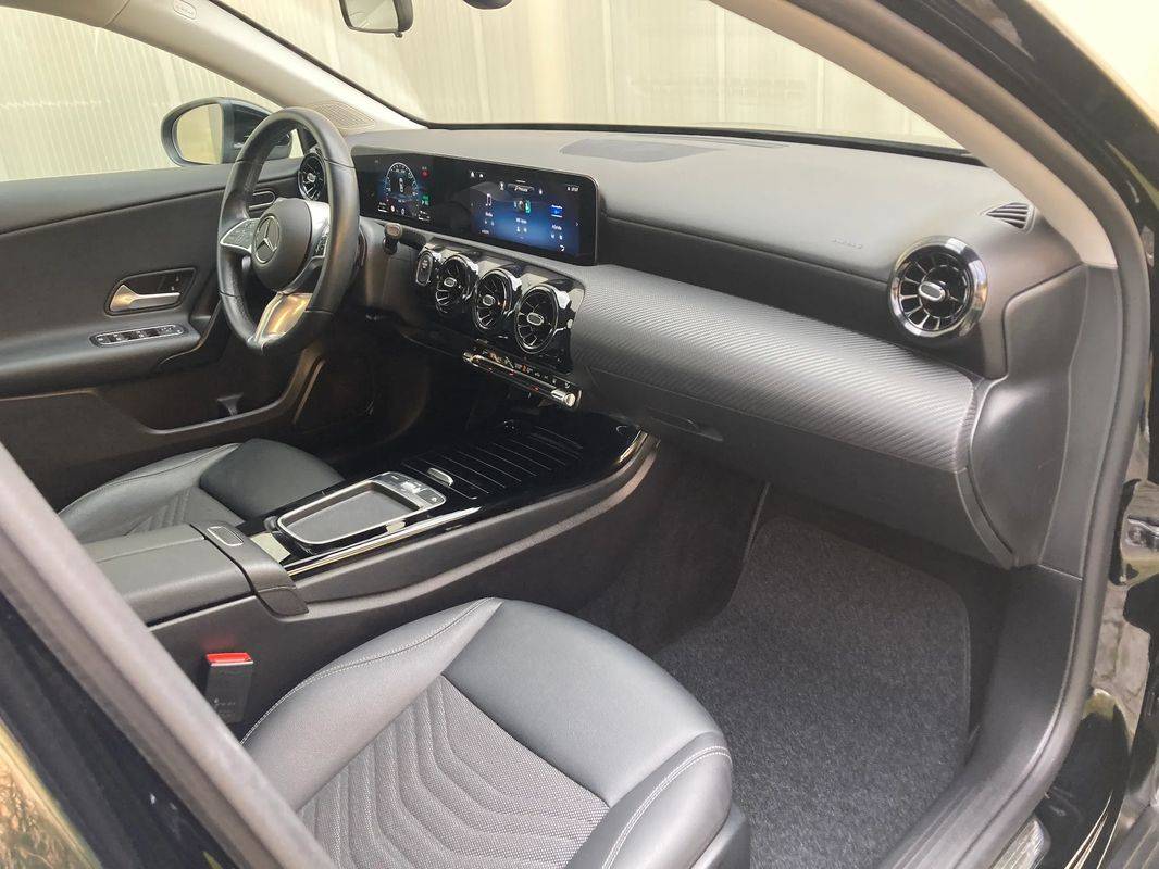 mercedes-benz-classe-a-2023-hibrido-a-gasolina-1332cc