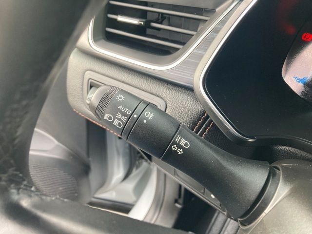 renault-captur-2023-hibrido-a-gasolina-1598cc