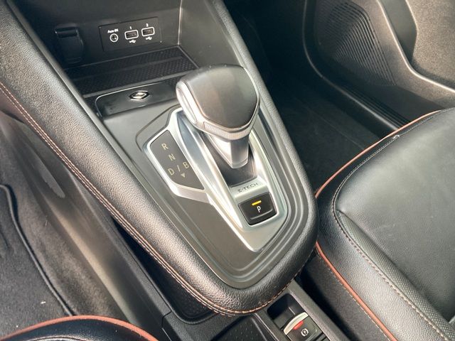renault-captur-2023-hibrido-a-gasolina-1598cc