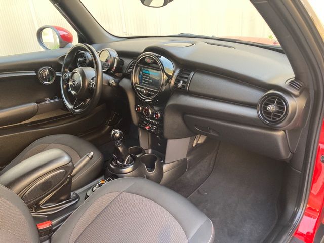 mini-cooper-d-2019-diesel-1496cc