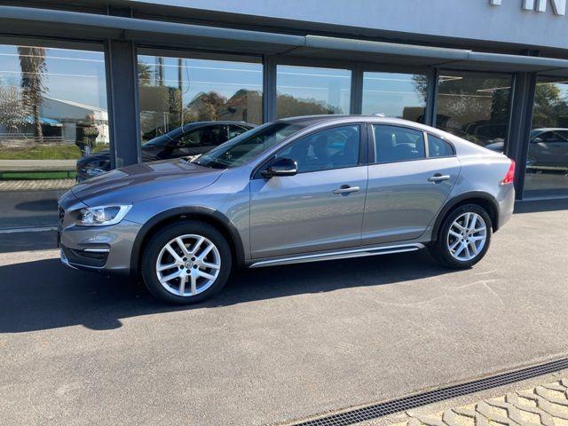 volvo-v60-cross-country-2017-diesel-1969cc