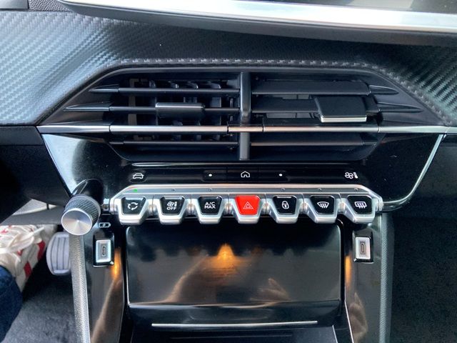 peugeot-208-2024-gasolina-1199cc