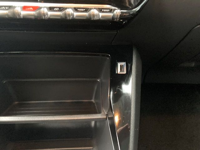 peugeot-208-2023-gasolina-1199cc